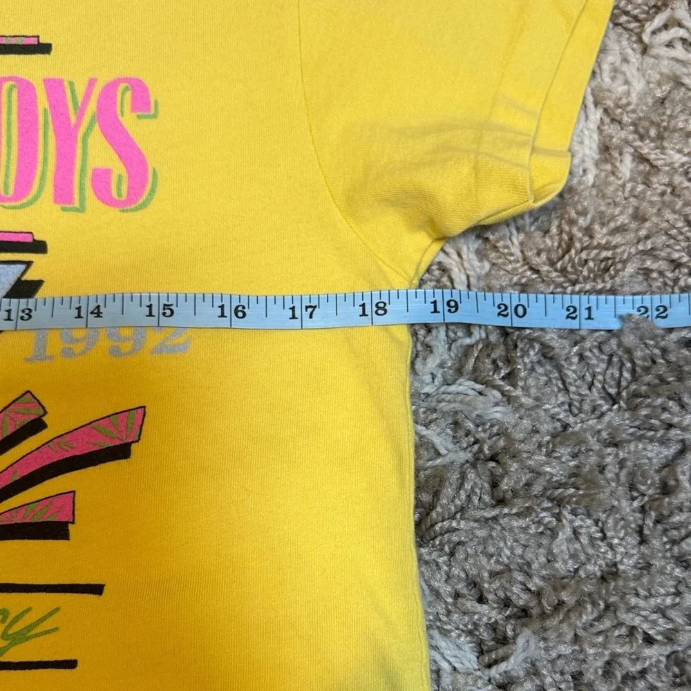 DayDreamer Yellow Graphic Beach Boys Tour T-Shirt size Small